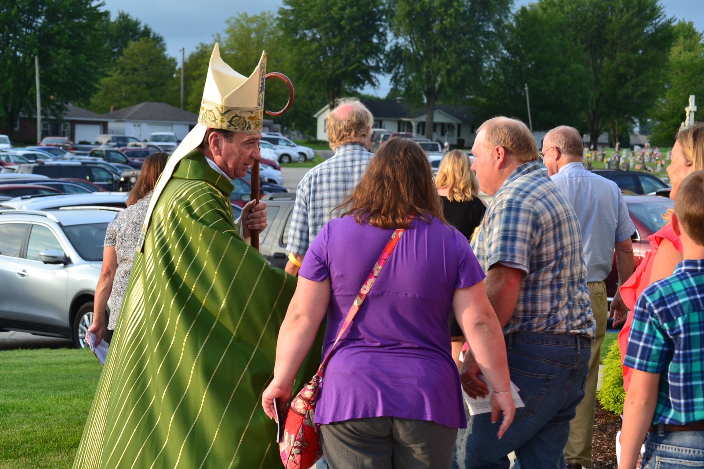 Greeting the faithful at the Rural Farm Mass 2017 (CT Photo/Greg Hartman)