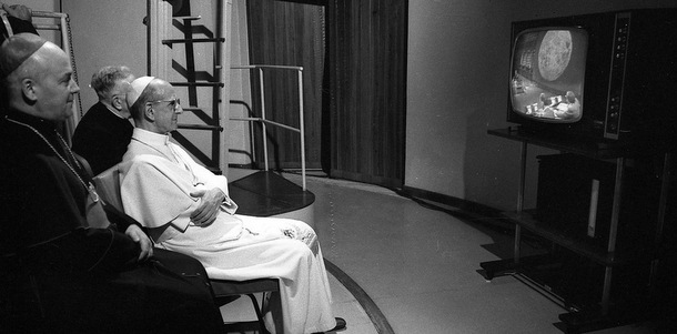 Pope Paul VI watches on television the first manned lunar landing July 21, 1969, at the Vatican Observatory in Castel Gandolfo, Italy. This year marks the 40th anniversary of the Apollo 11 mission to the moon. (CNS photo/Catholic Press Photo) (July 20, 2009)