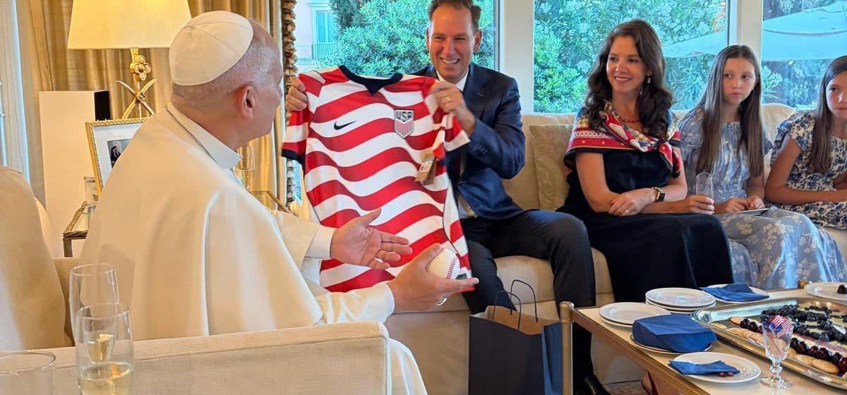 When the American pope comes for July 4 dinner, here's what happens