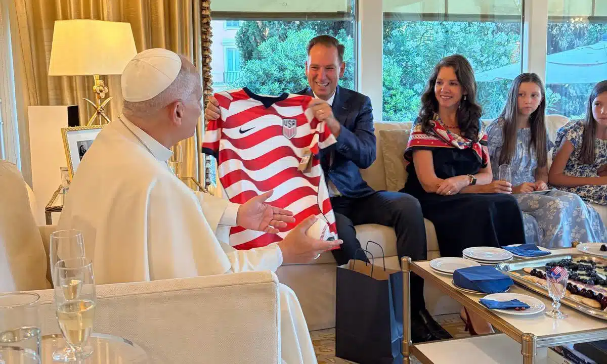 When the American pope comes for July 4 dinner, here's what happens